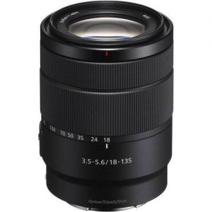SONY E 18-135mm f/3.5-5.6mm OSS